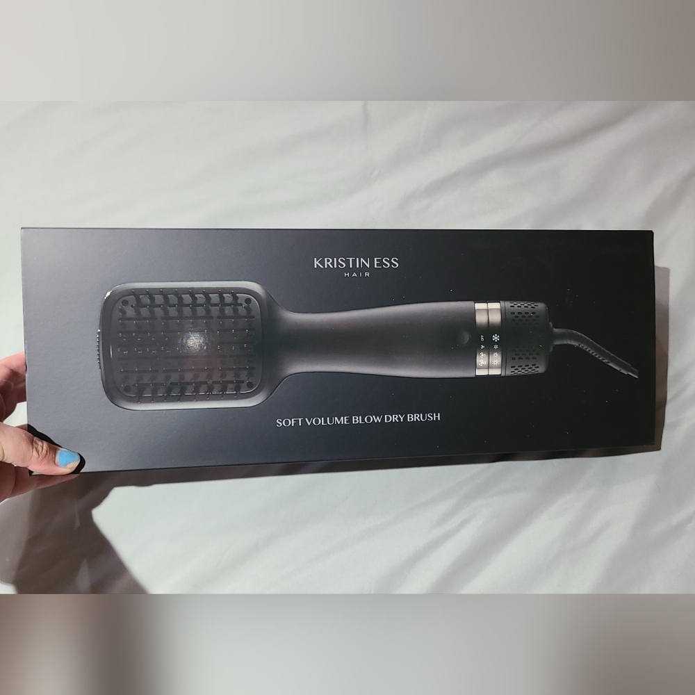 Black Soft Volume Blow Dry Brush By Kristen Ess Never Opened